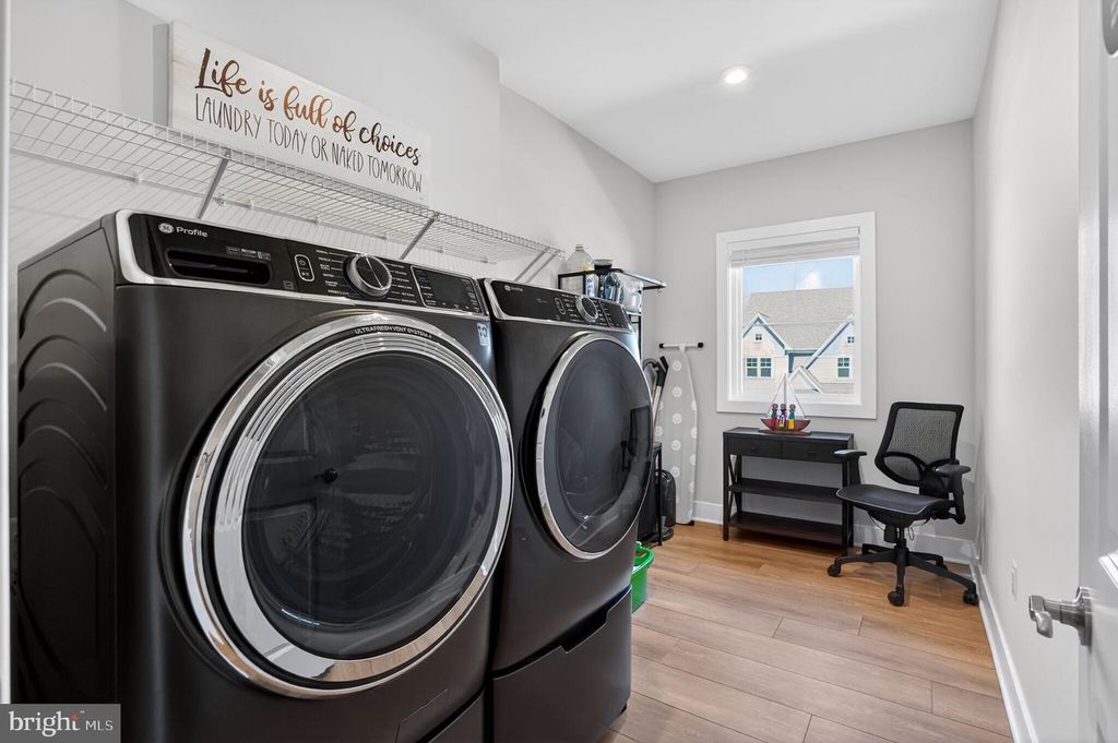 Image 38 of property listing at 923 WARLANDER DR SW, Leesburg, VA 20175