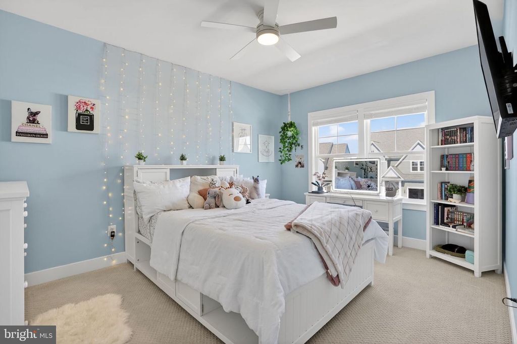 Image 39 of property listing at 923 WARLANDER DR SW, Leesburg, VA 20175