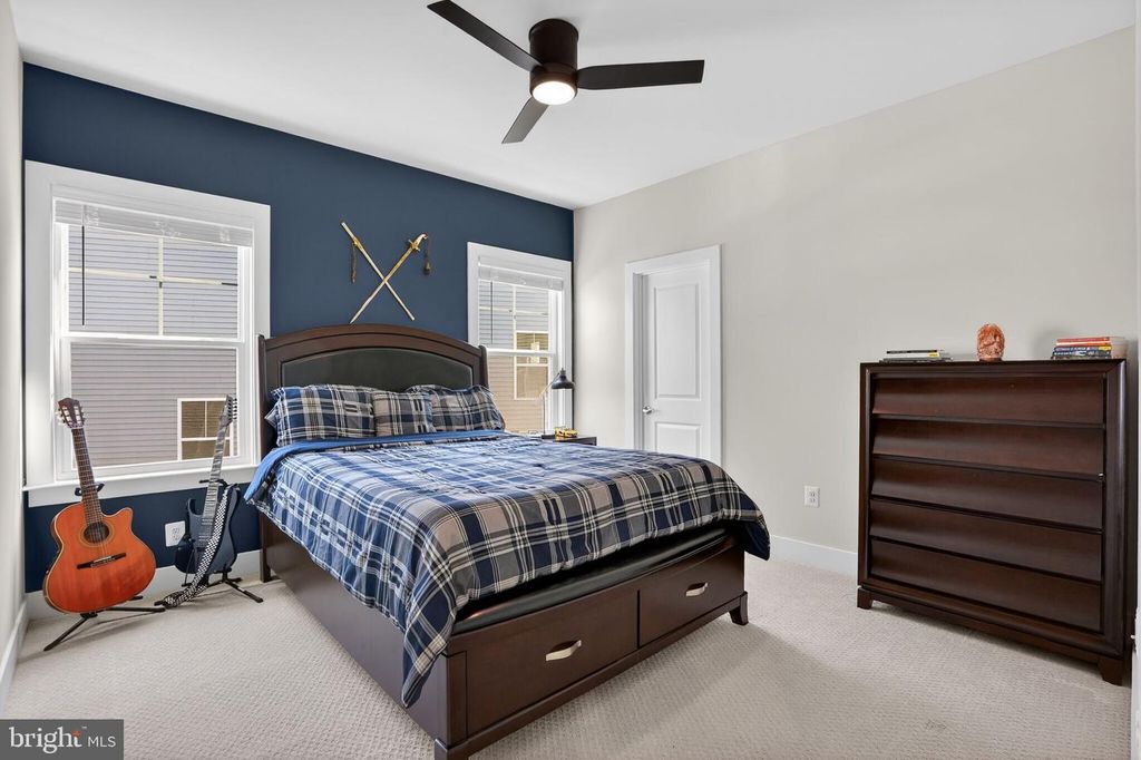 Image 41 of property listing at 923 WARLANDER DR SW, Leesburg, VA 20175