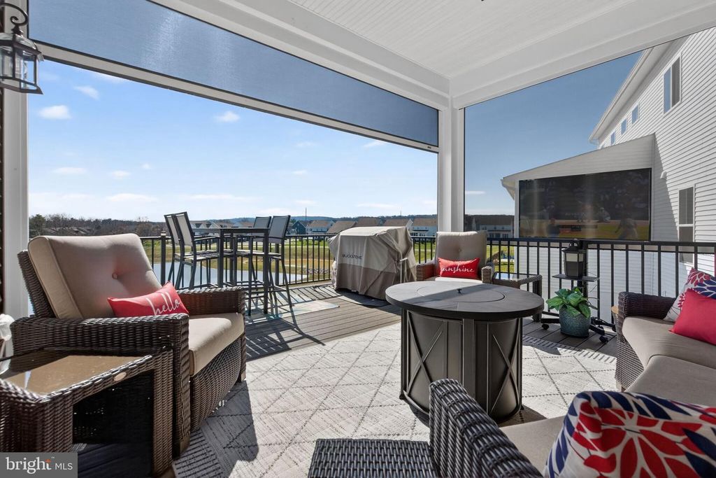 Image 48 of property listing at 923 WARLANDER DR SW, Leesburg, VA 20175