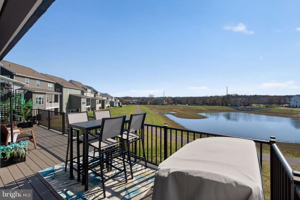 Image 50 of property listing at 923 WARLANDER DR SW, Leesburg, VA 20175