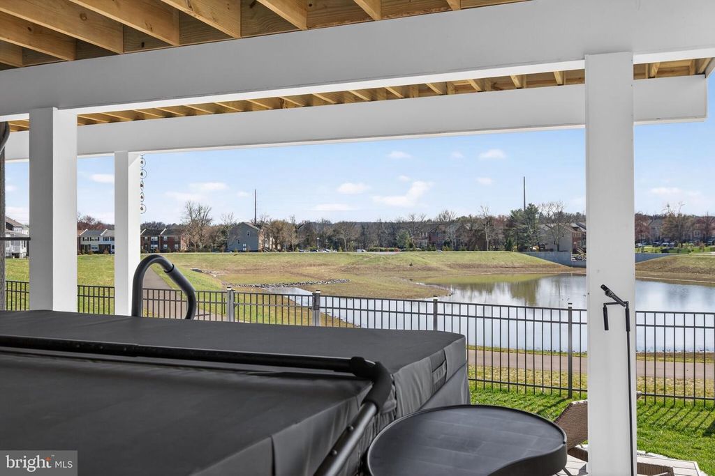 Image 52 of property listing at 923 WARLANDER DR SW, Leesburg, VA 20175