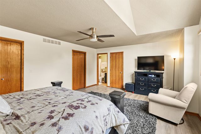 1302 Richard George Drive, Norwalk, IA 50211