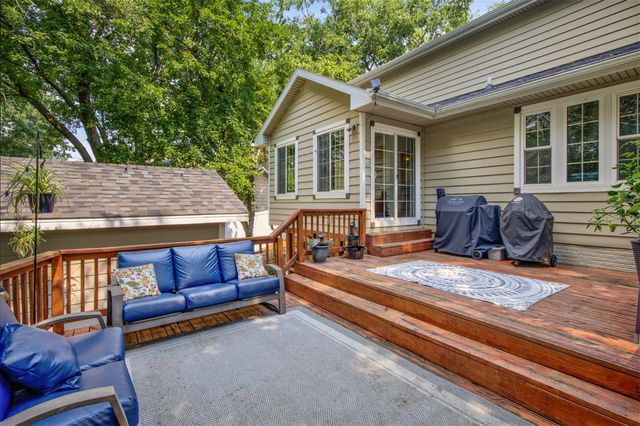 1302 Richard George Drive, Norwalk, IA 50211