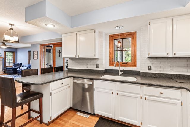 1302 Richard George Drive, Norwalk, IA 50211