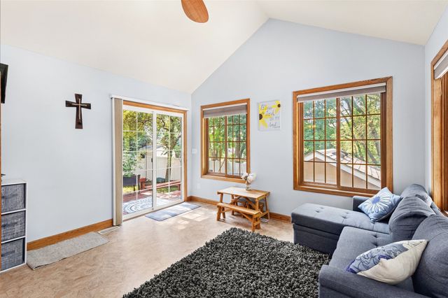1302 Richard George Drive, Norwalk, IA 50211