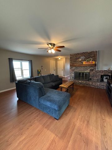 12903 Perry Road, Dekalb, IL 60115