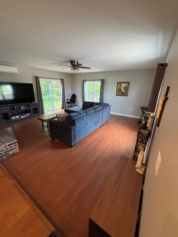 12903 Perry Road, Dekalb, IL 60115