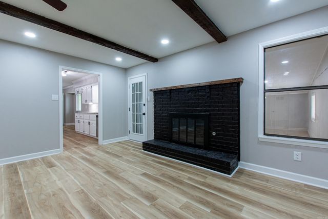 8 Orange Blossom Circle, Little Rock, AR 72210