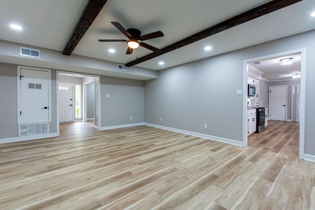 8 Orange Blossom Circle, Little Rock, AR 72210