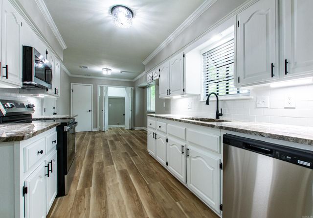 8 Orange Blossom Circle, Little Rock, AR 72210