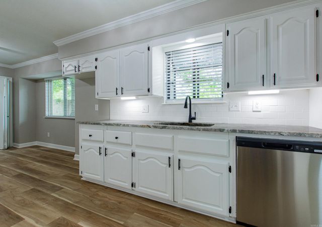 8 Orange Blossom Circle, Little Rock, AR 72210