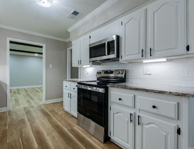 8 Orange Blossom Circle, Little Rock, AR 72210