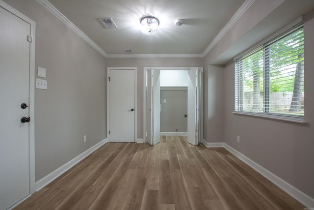 8 Orange Blossom Circle, Little Rock, AR 72210