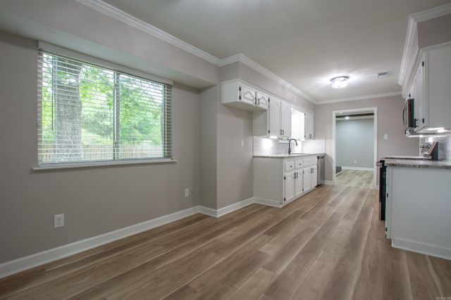 8 Orange Blossom Circle, Little Rock, AR 72210