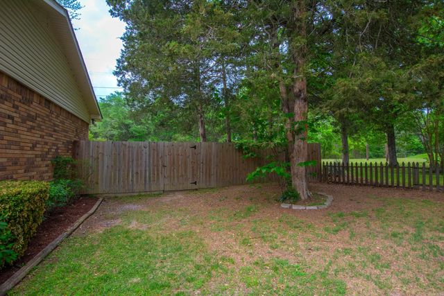 8 Orange Blossom Circle, Little Rock, AR 72210