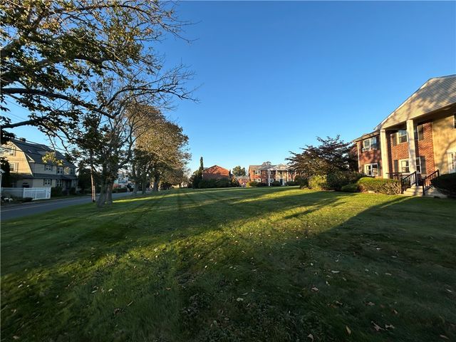 70 Carroll Avenue 706, Newport, RI 02840
