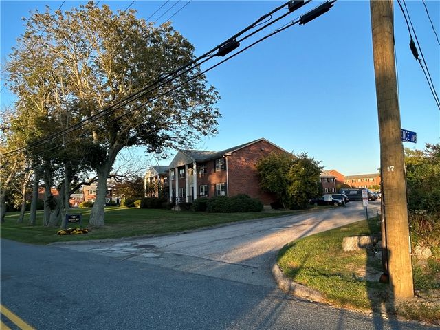 70 Carroll Avenue 706, Newport, RI 02840