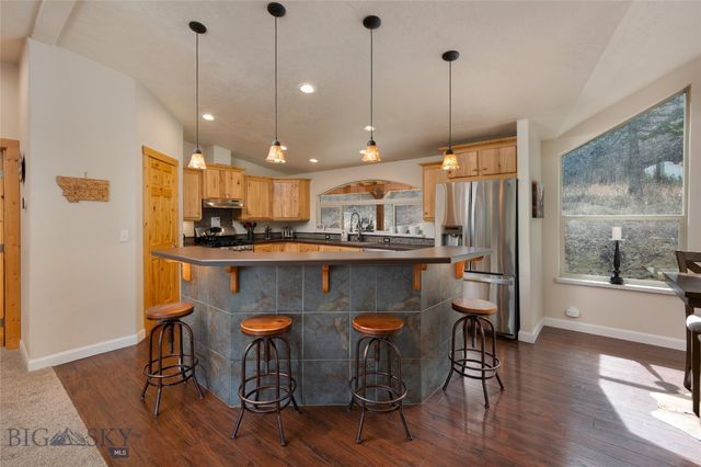 1 Seven Point Road, Livingston, MT 59047