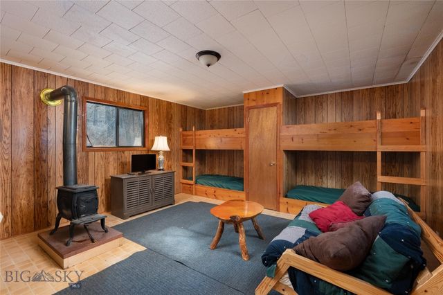 1 Seven Point Road, Livingston, MT 59047