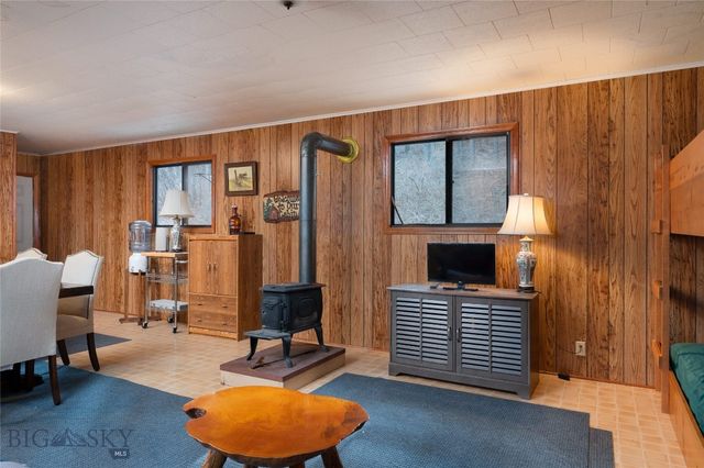 1 Seven Point Road, Livingston, MT 59047