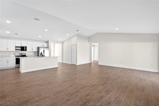 2500 NW 8th PL, Cape Coral, FL 33993