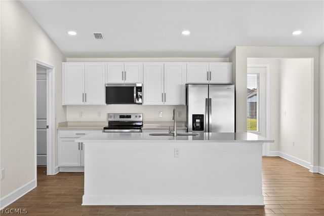 2500 NW 8th PL, Cape Coral, FL 33993