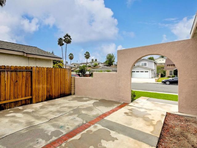 24561 Sadaba, Mission Viejo, CA 92692