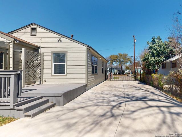 138 New Haven, San Antonio, TX 78209