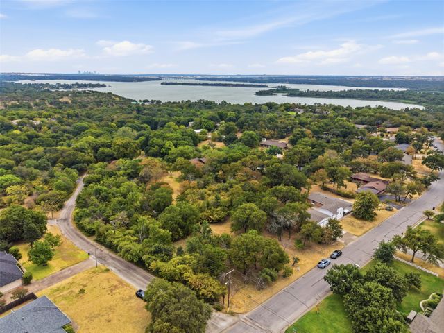 201 Lakeridge Road, Lakeside, TX 76108