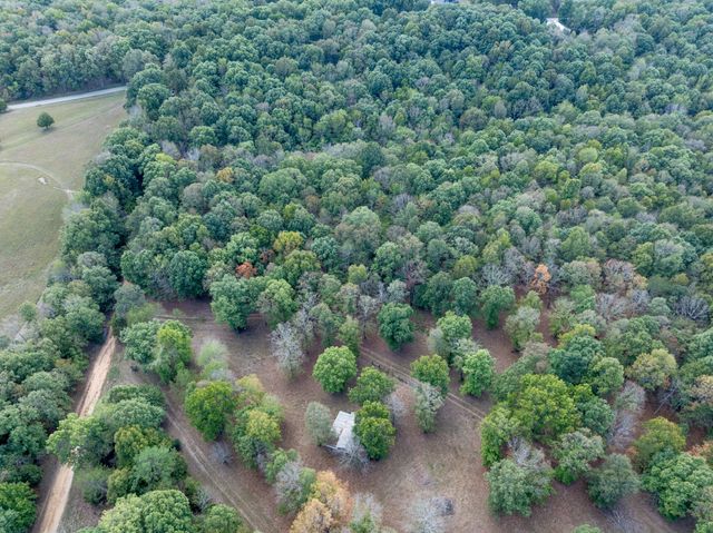 5500 Old Nashville Hwy, Mc Ewen, TN 37101