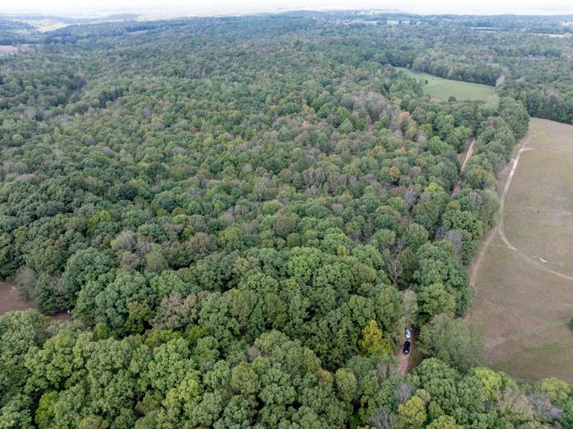 5500 Old Nashville Hwy, Mc Ewen, TN 37101