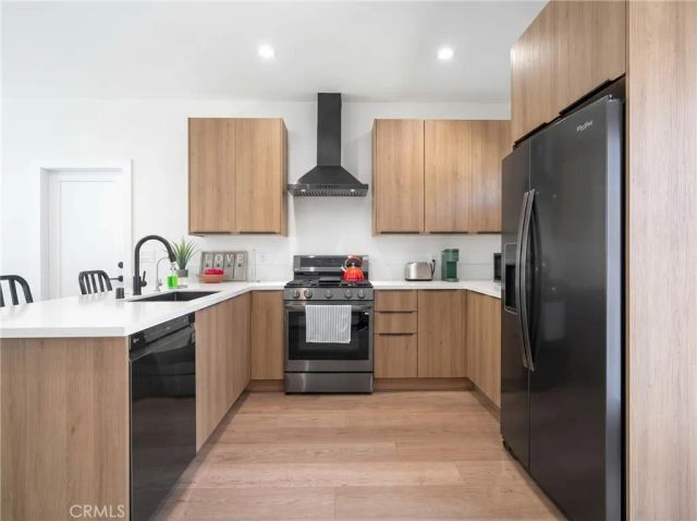 2672 Newell, Los Angeles, CA 90039
