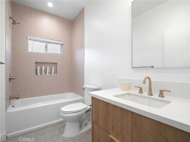 2672 Newell, Los Angeles, CA 90039