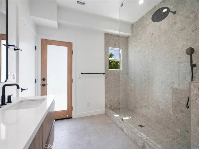 2672 Newell, Los Angeles, CA 90039