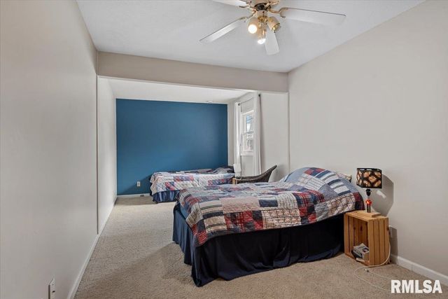 812 ROANOKE Drive, Springfield, IL 62702