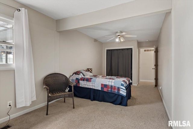 812 ROANOKE Drive, Springfield, IL 62702