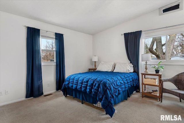 812 ROANOKE Drive, Springfield, IL 62702