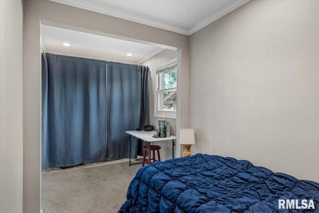 812 ROANOKE Drive, Springfield, IL 62702