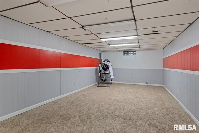 812 ROANOKE Drive, Springfield, IL 62702