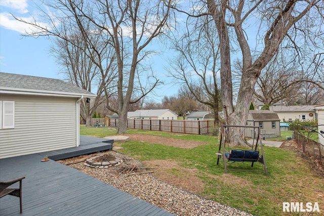 812 ROANOKE Drive, Springfield, IL 62702