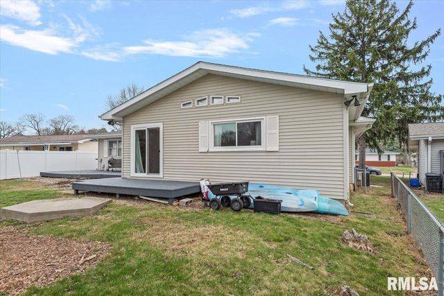 812 ROANOKE Drive, Springfield, IL 62702