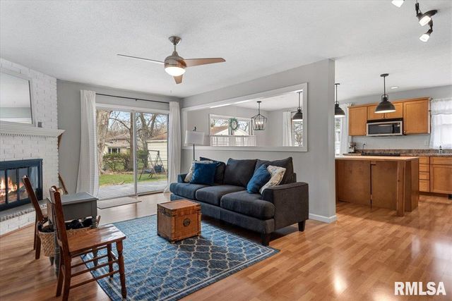 812 ROANOKE Drive, Springfield, IL 62702