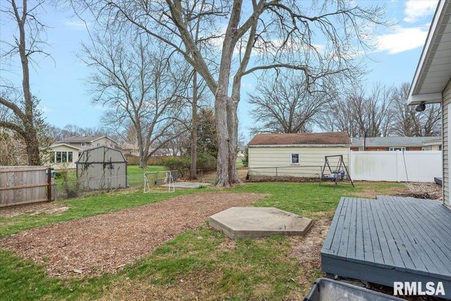 812 ROANOKE Drive, Springfield, IL 62702