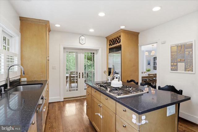 2316 N STAFFORD ST, Arlington, VA 22207