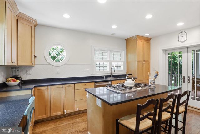 2316 N STAFFORD ST, Arlington, VA 22207