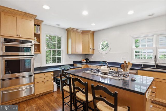 2316 N STAFFORD ST, Arlington, VA 22207