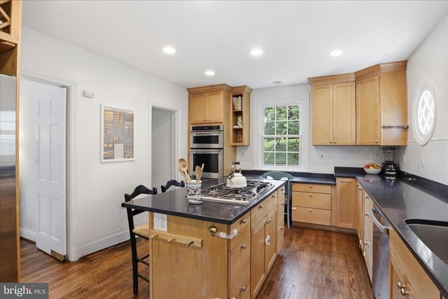 2316 N STAFFORD ST, Arlington, VA 22207