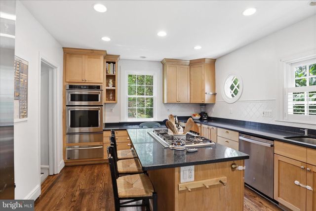 2316 N STAFFORD ST, Arlington, VA 22207