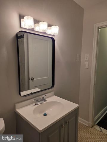 5927 LEEWOOD AVE, Baltimore, MD 21228